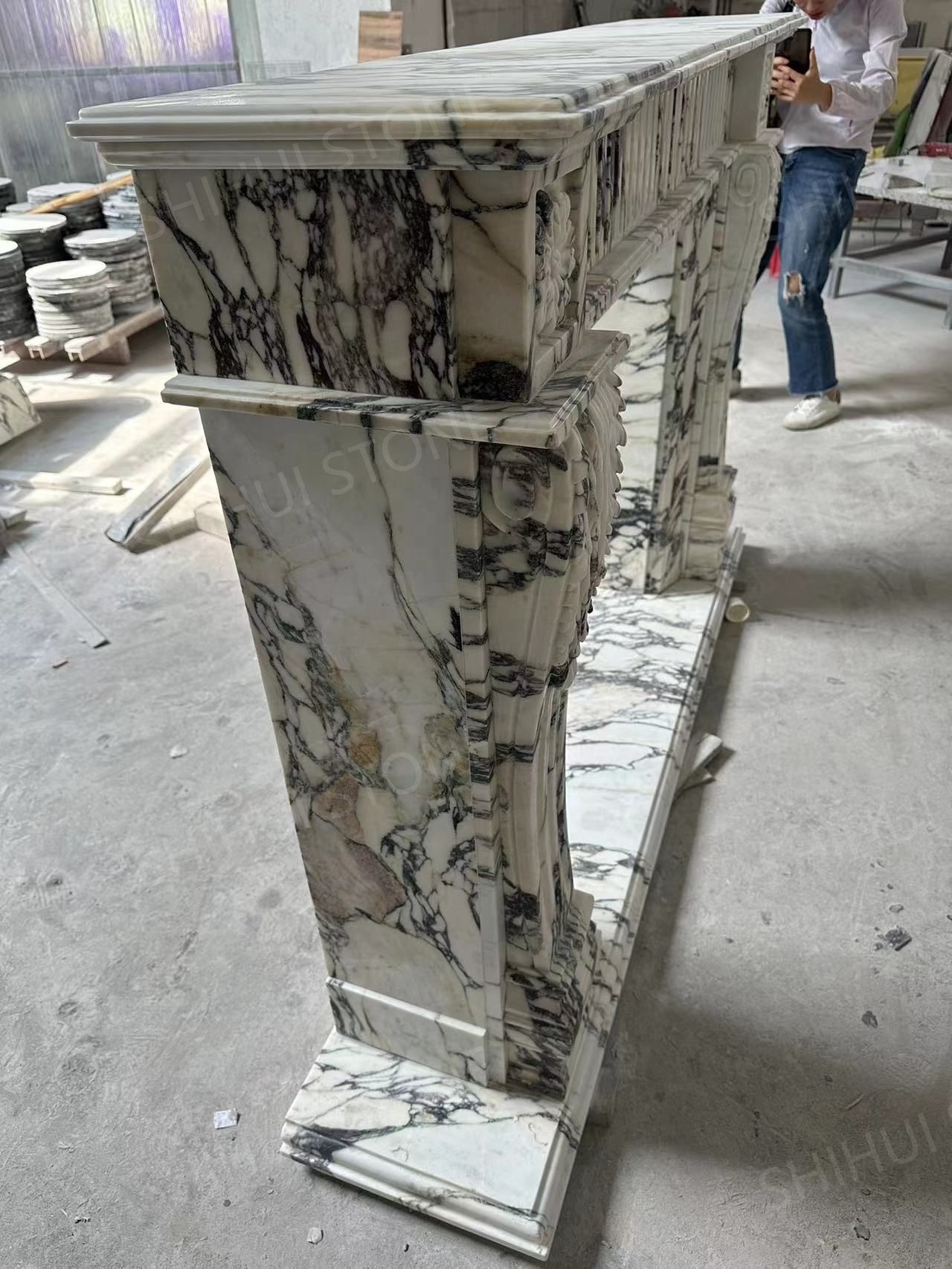 SHIHUI Customized Marble Fireplace Modern Hand Carved Luxury Calacatta Viola Marble Fireplace Mantel Marble Fireplace Surround