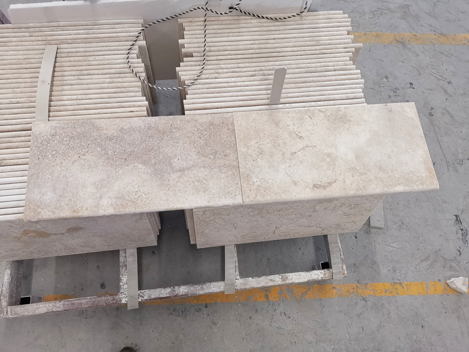 SHIHUI Customized Swimming Pool Coping Tile Decking Beige Grey Tumbled Travertine with Bullnose Edge Pool Coping Travertine Tile