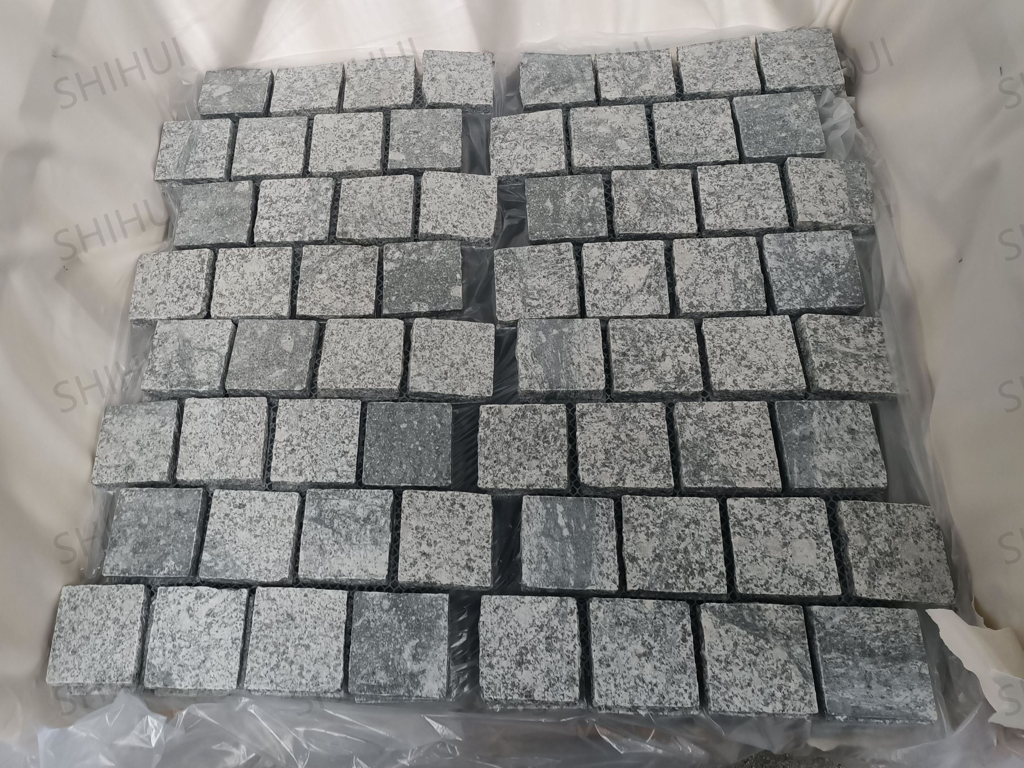 SHIHUI Natural New Fantasy Granite Cube Brick Pattern Flamed Surface Split Edge Paving Stone Cobblestone Driveway Pavers Mats