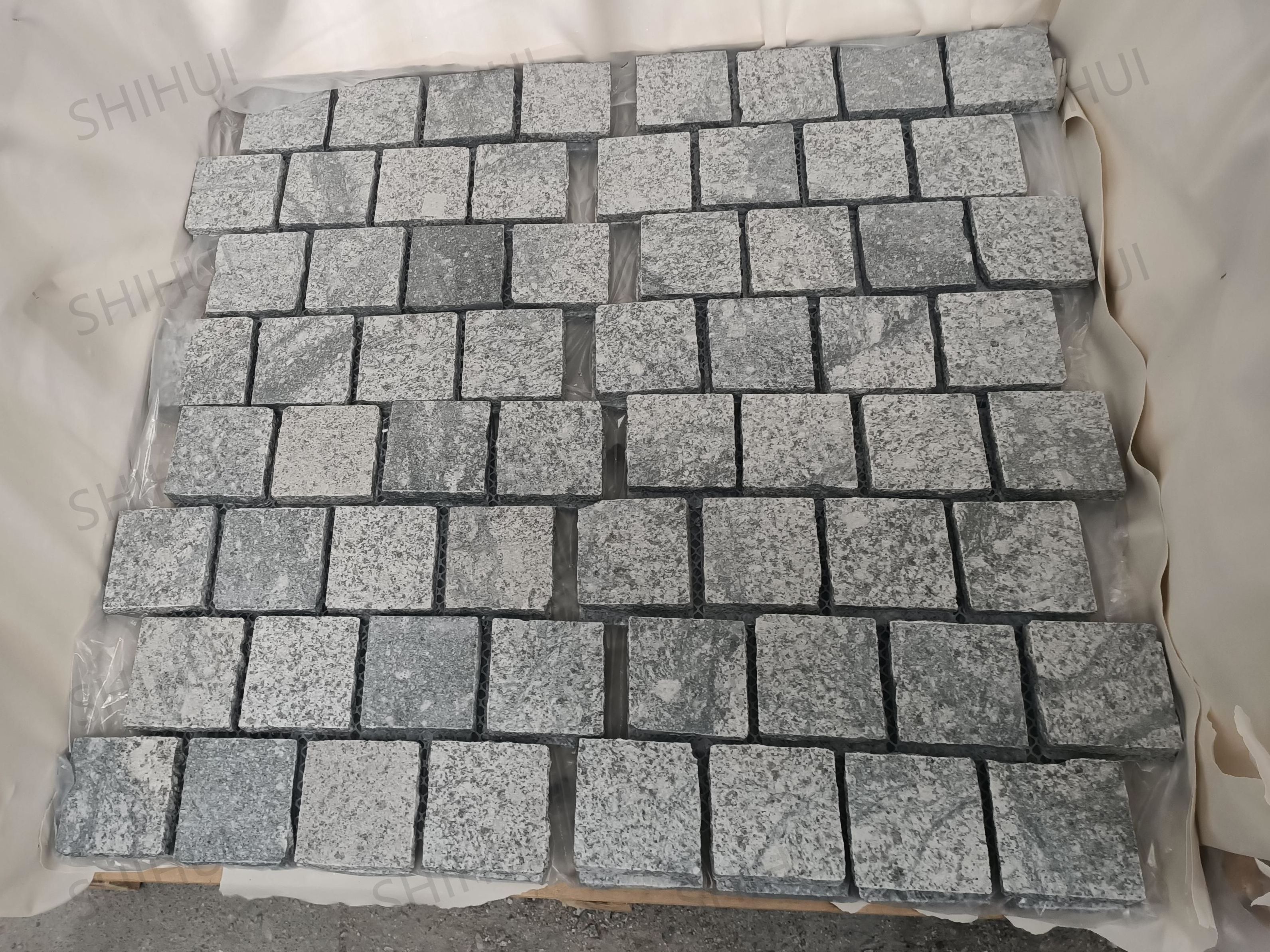 SHIHUI Natural New Fantasy Granite Cube Brick Pattern Flamed Surface Split Edge Paving Stone Cobblestone Driveway Pavers Mats