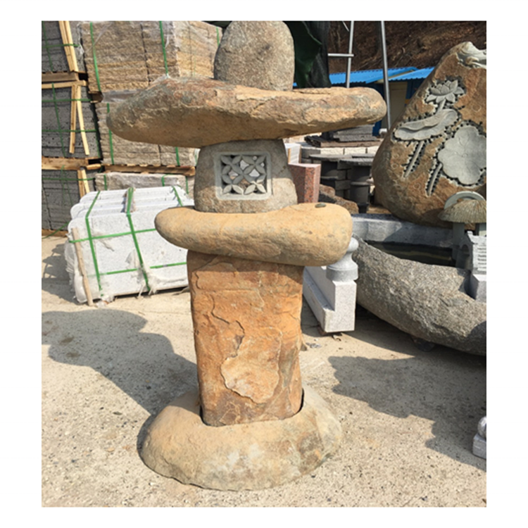 Natural Japanese Style Stone Lantern for Garden Landscaping,Outdoor Basalt Boulder River Stone Lantern