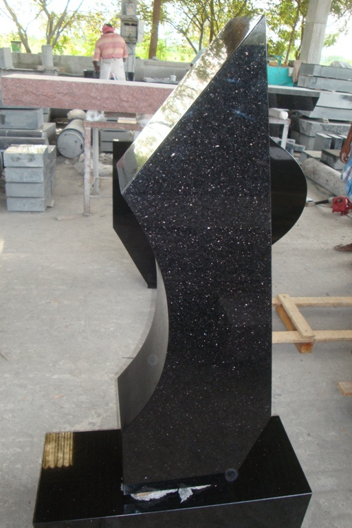 European Style Granite Memorial Stones Durable Beautiful Monuments Gravestones Headstones in Black Gray Red for Cemetery Use