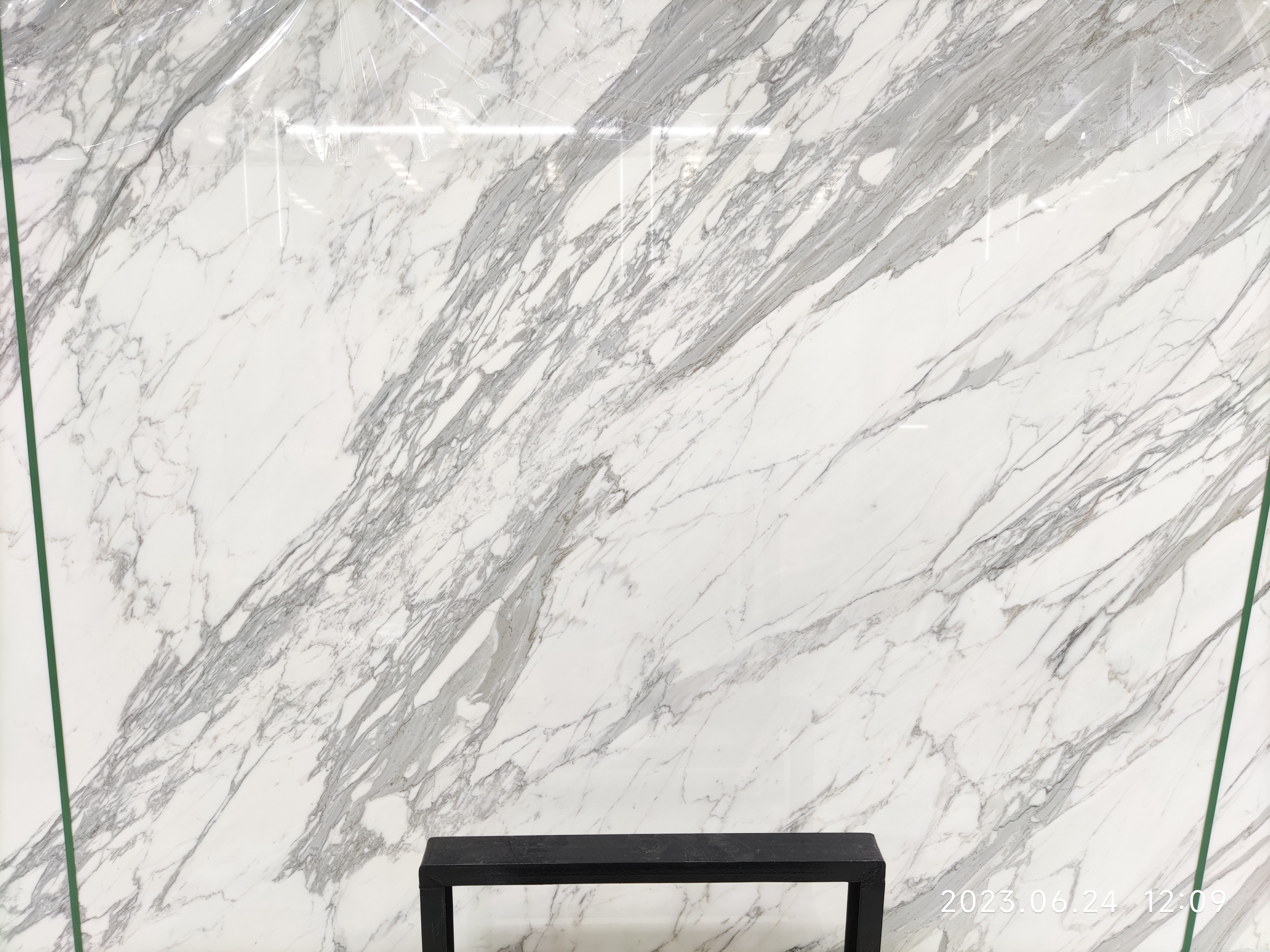 Classic Calacatta White Marble Slab Natural Stone for Rock Wall Panels for Decorative Purposes