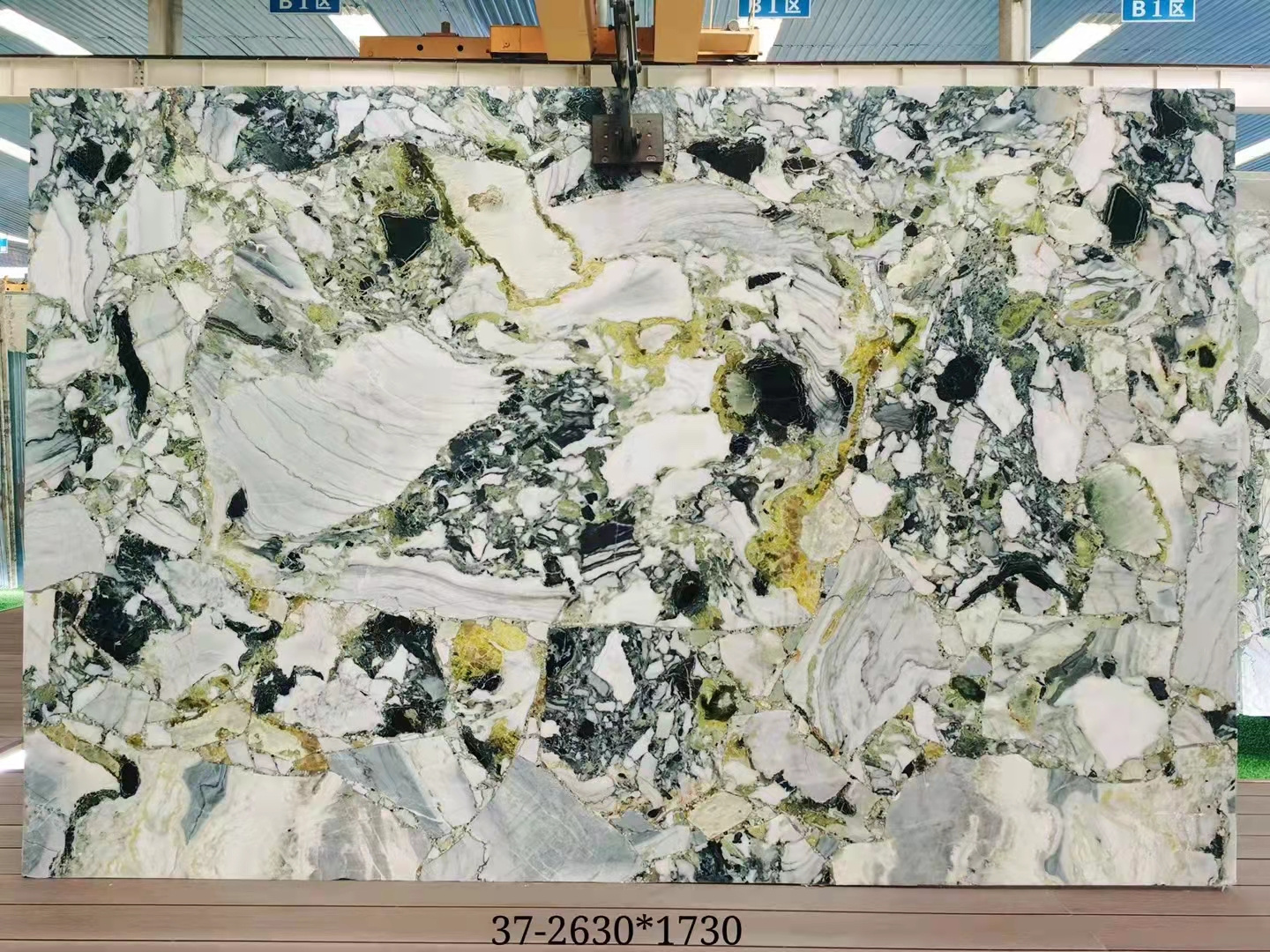 Top Quality Ice Cold Emerald Jade Green  Marble Slabs Stone Thin Panels Book Matched veneers for Interior Wall Decoration