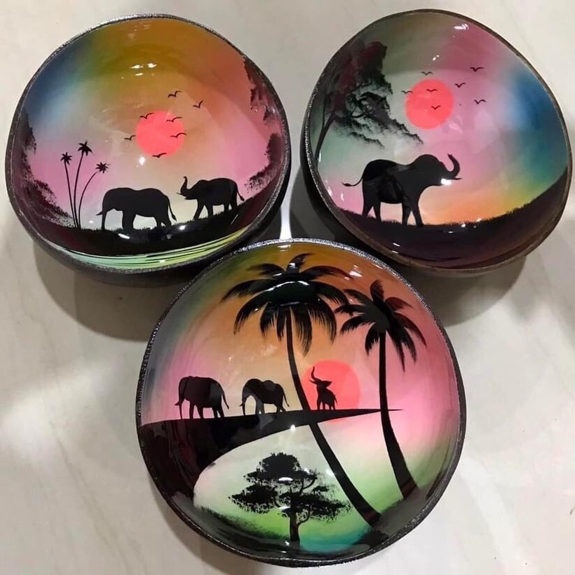 Coconut Shell Lacquer Decoration Coconut Shell Bowl Gift Customized Coconut Bowl For Souvenir Stores