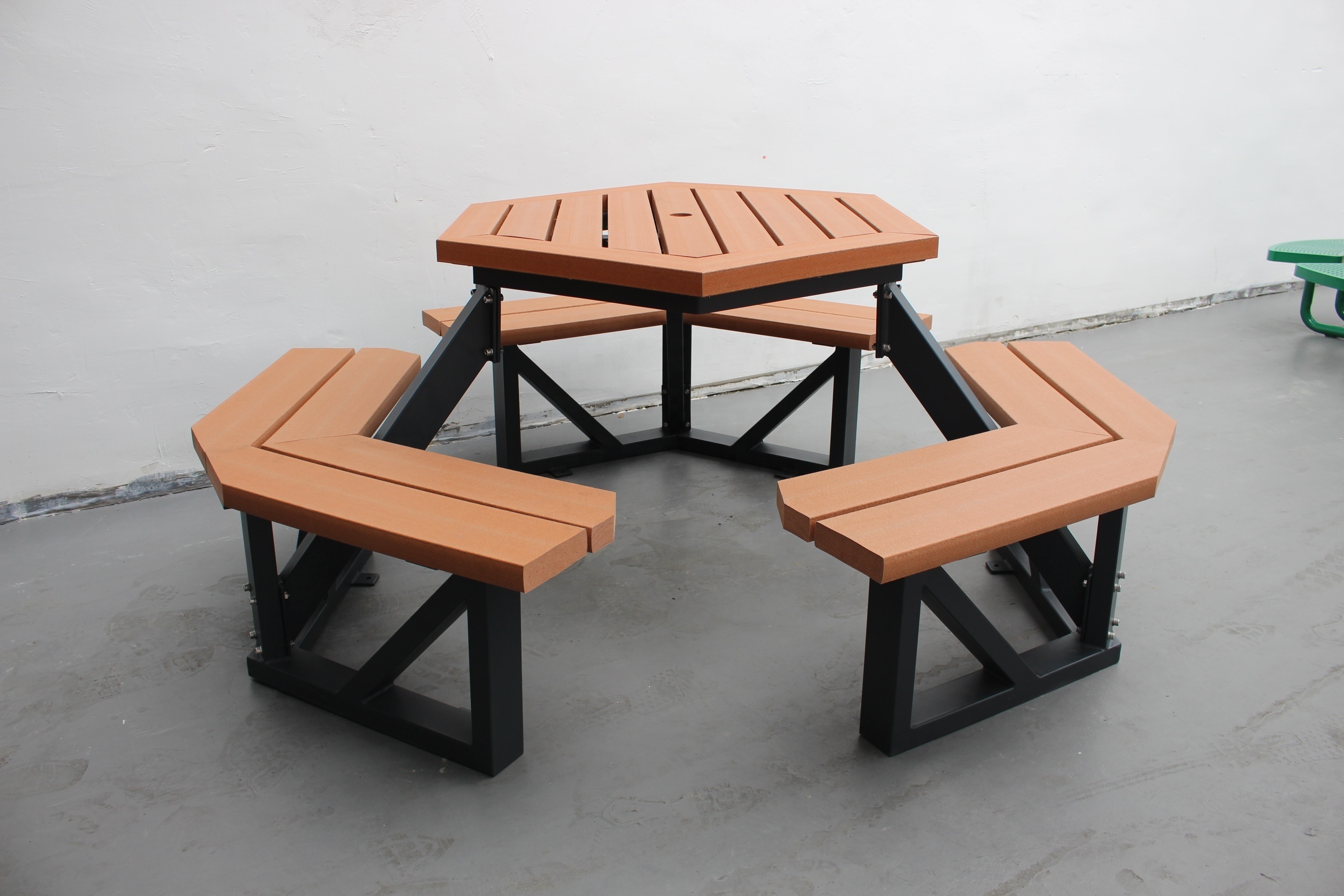 100% Recycled plastic wood garden table set,street and park table with benches camping table with umbrella hole