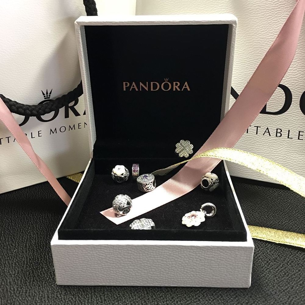 White exquisite jewelry set packaging box with custom logo for ring necklace earing bracelet packaging