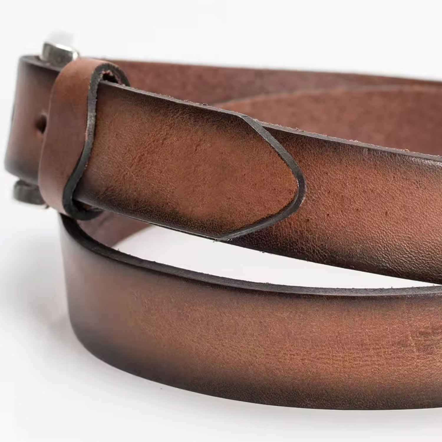 Unisex Wear Trendy Look Leather Belt Low Price Factory Made Plain Colour Leather Belt.