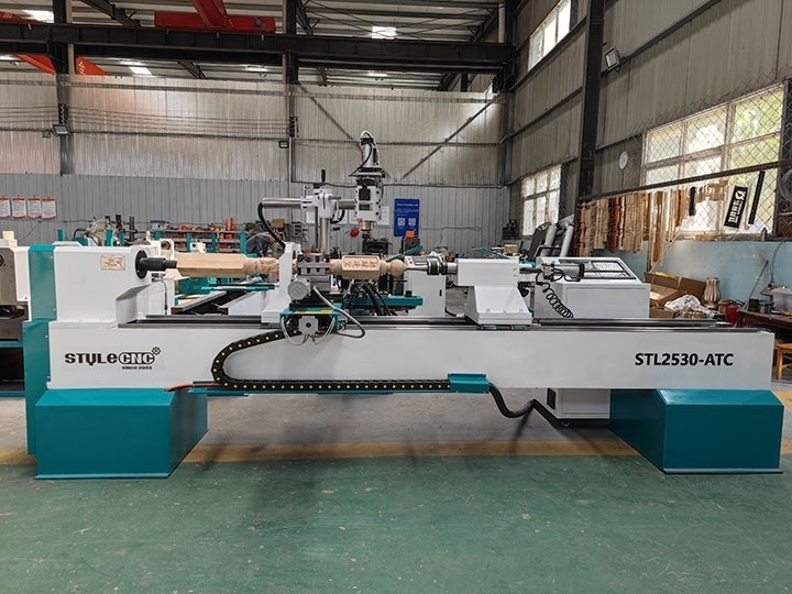 ATC CNC Wood Lathe with Automatic Tool Changer