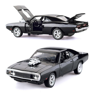 IN STOCK carro escala 1:32 metal Car 1970 Charger classic Model kids toys Pull Back Alloy Car With Sound And Light