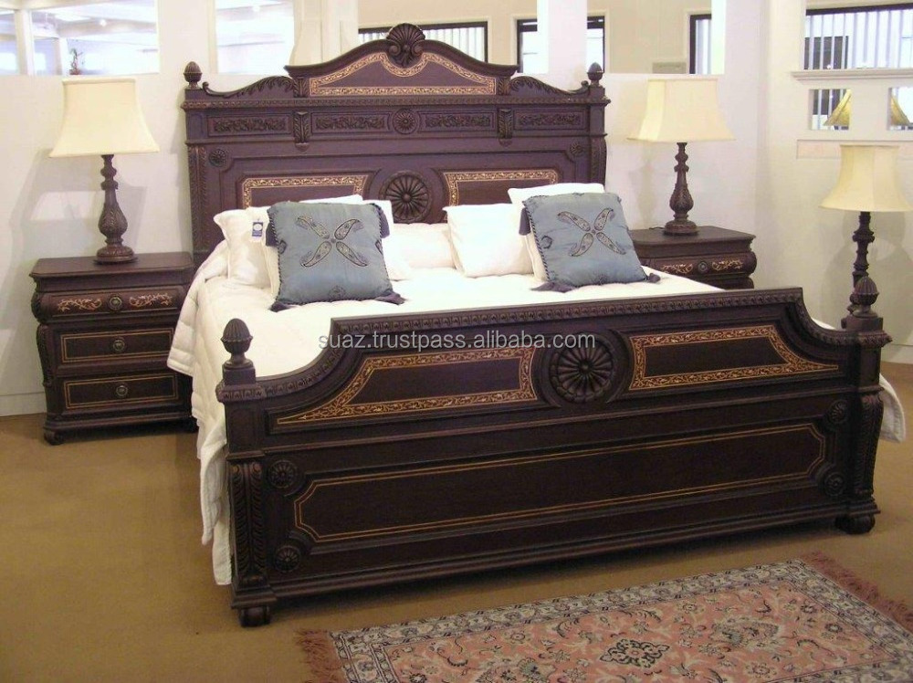 Gold color Wooden Beds Golden colour luxury bed sets , Luxury Tufted bed sets , Italian style King Size wooden bed sets