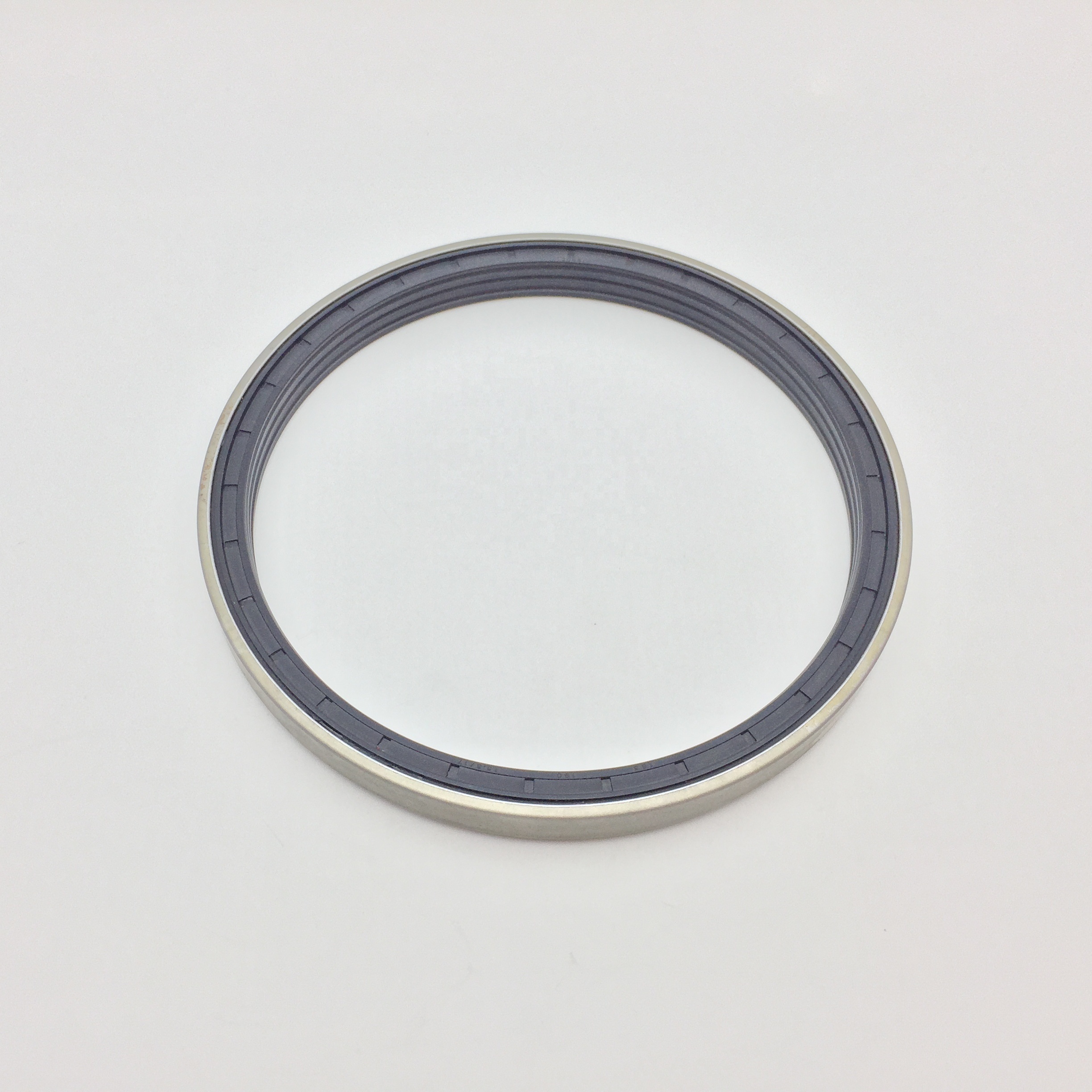 High Quality Mazda Isuzu Rear Front Crankshaft Oil Seal Nbr Oil Resistance Customize seals Standard size 165 190 15.5_17