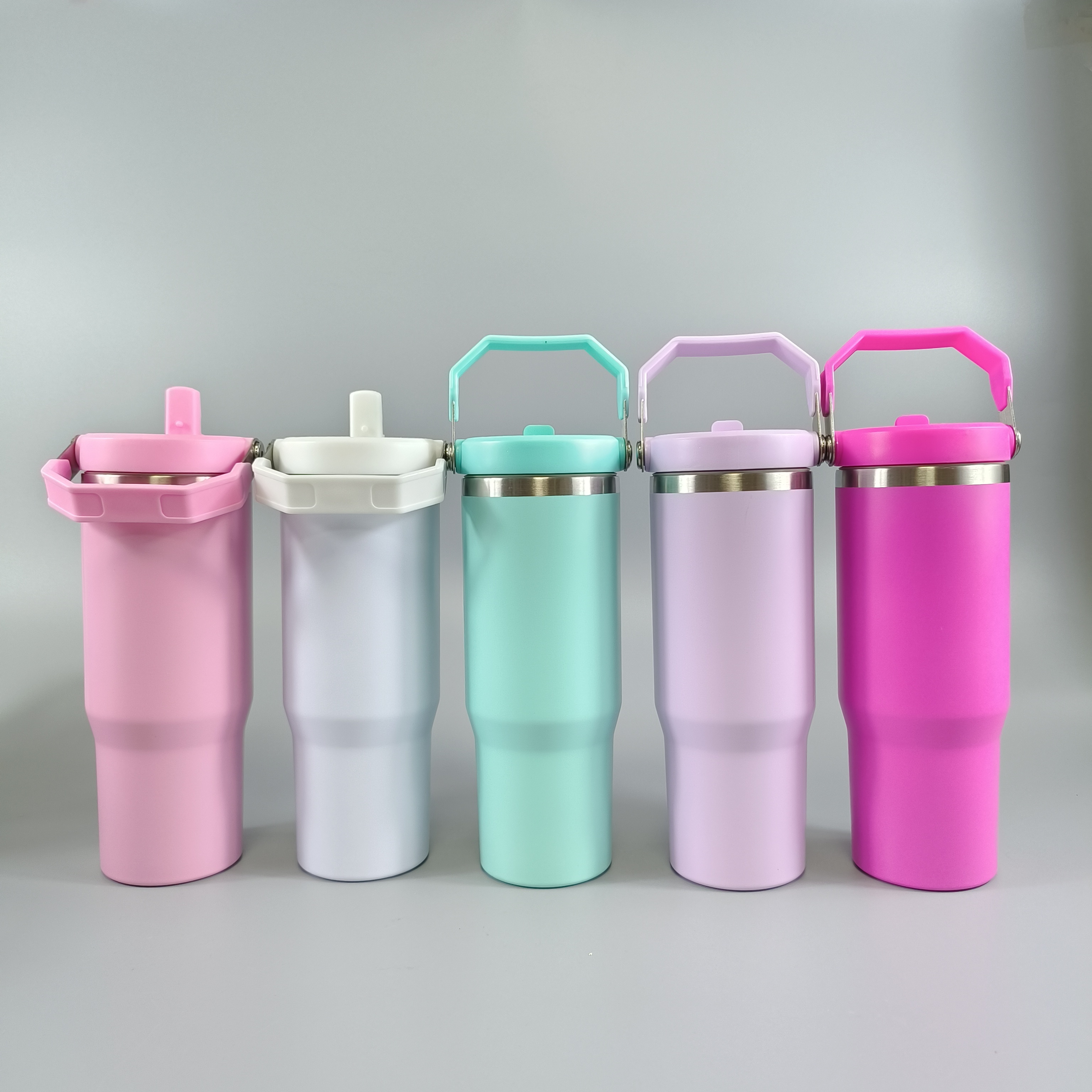 Blank Sublimation Vacuum Insulated Iced Coffee Soda 30oz Flip Straw Tumbler With Handle Sports Water Bottle For Heat Press