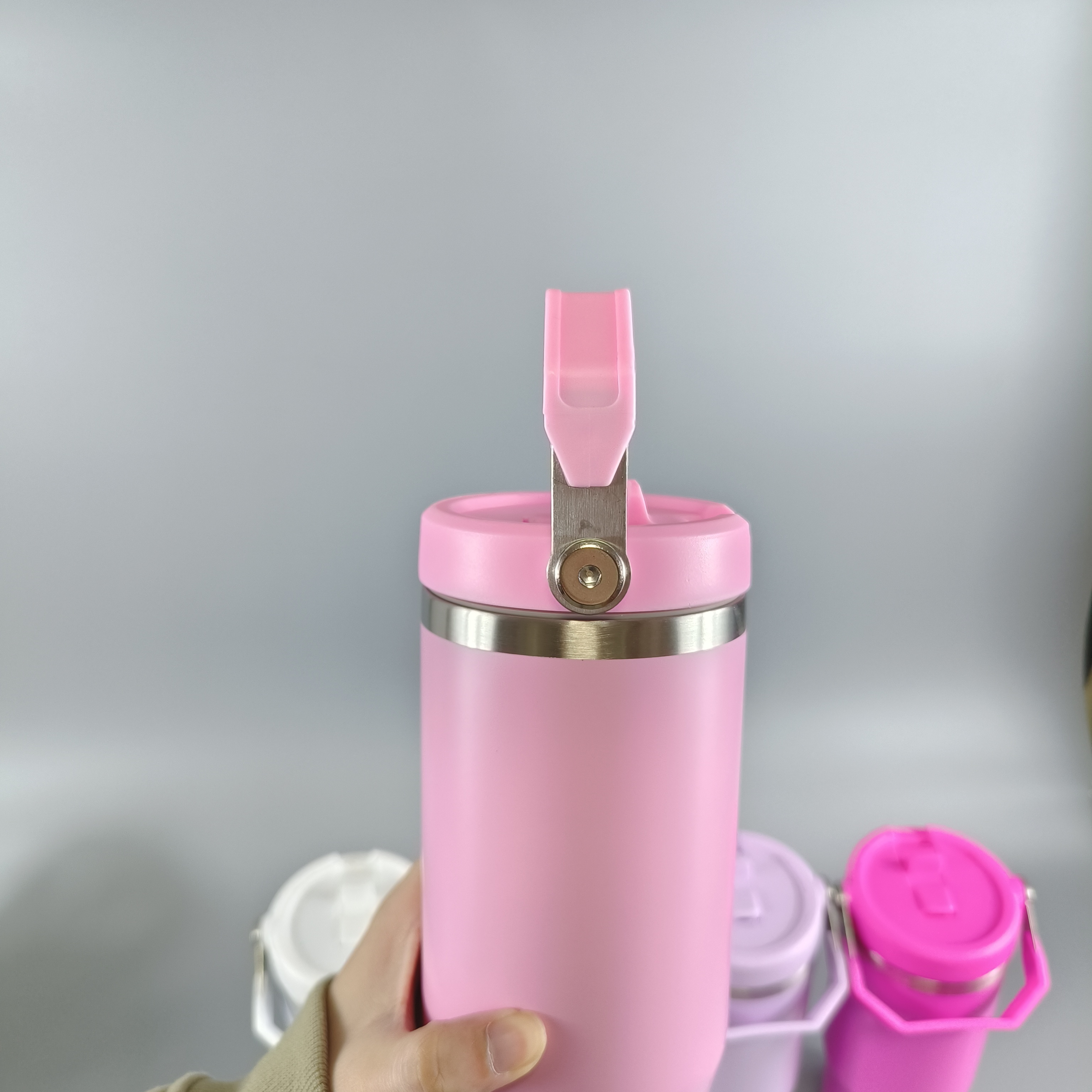 Blank Sublimation Vacuum Insulated Iced Coffee Soda 30oz Flip Straw Tumbler With Handle Sports Water Bottle For Heat Press