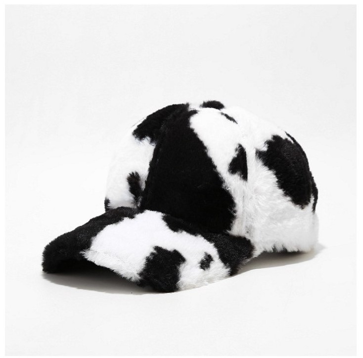 Autumn and winter Cotton hat fashion versatile cow pattern Plush baseball cap Korean version warm fur baseball cap