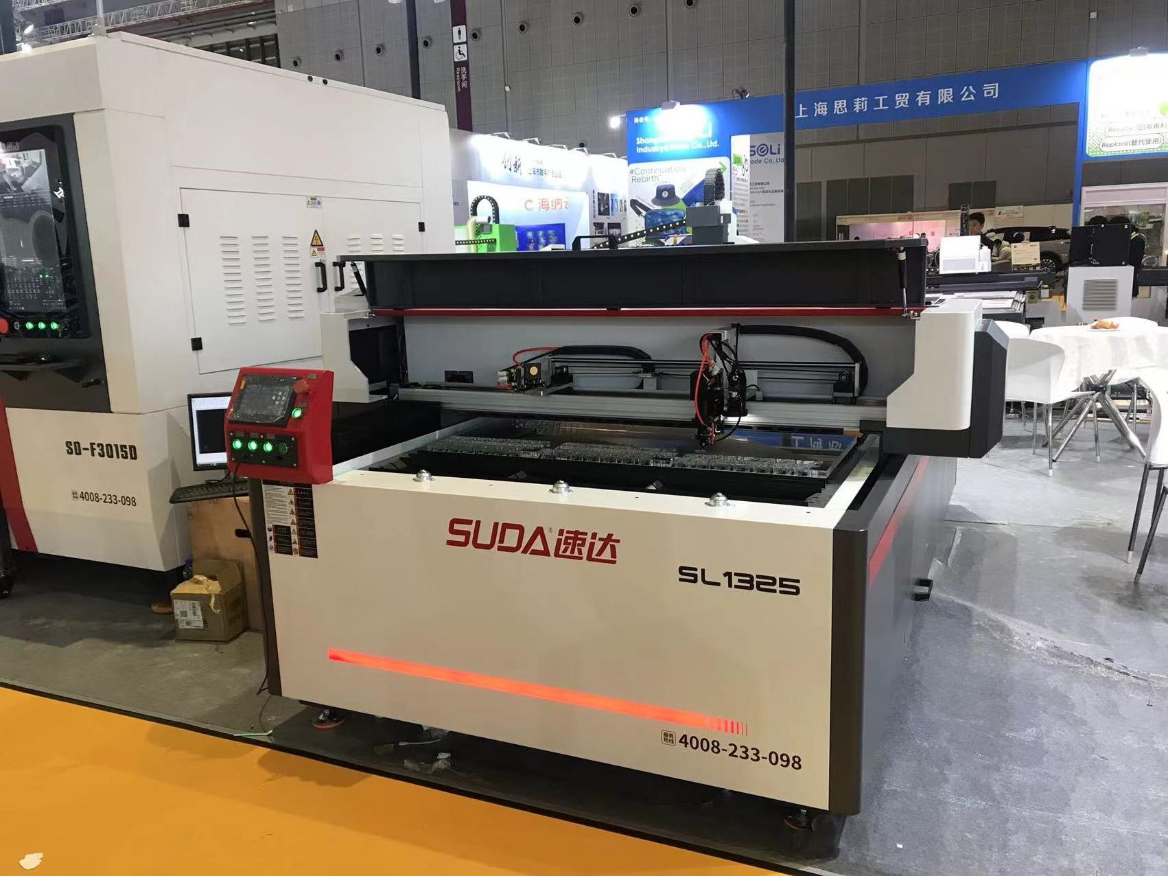 Co2 Laser Cutting Machine 1325 150w 300w For 10mm Acrylic Wood Fabric Co2 Laser Cut new design