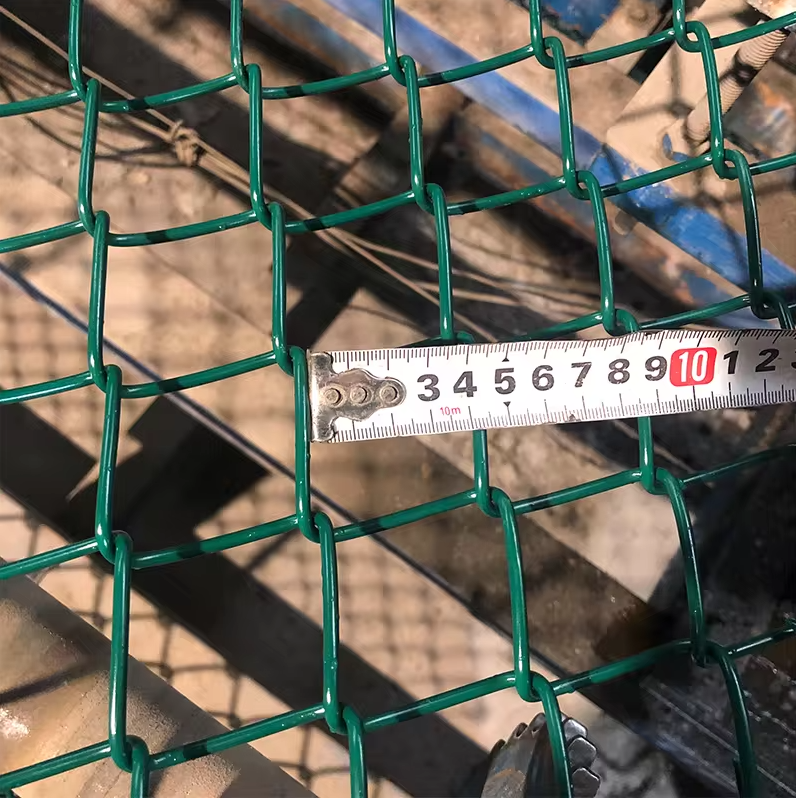 Professional Chain Link Fence/ Basketball/Tennis Court Fence /Public Soccer Fence Net /Futsal Court For Sale