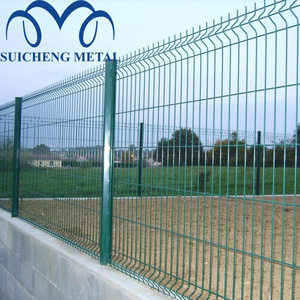 Guangzhou wire mesh fence cloture grillage /metal privacy fence  panels / welded wire mesh panel field fence