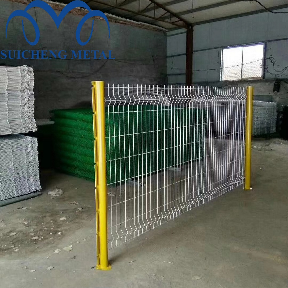 Guangzhou wire mesh fence cloture grillage /metal privacy fence  panels / welded wire mesh panel field fence