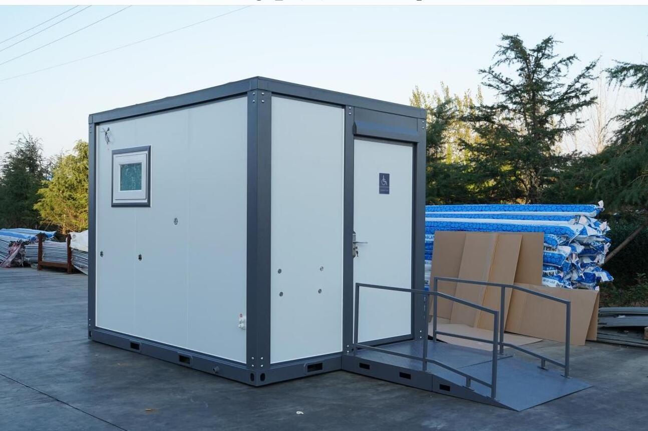 Suihe 10ft Outdoor Prefab Mobile Portable Public Toilet  for wheel chairs