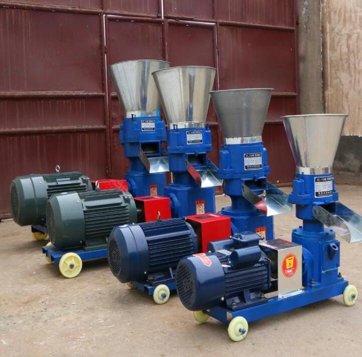 Cattle and sheep feed pelletizer is an equipment that can produce 1 ton of feed pellets per hour