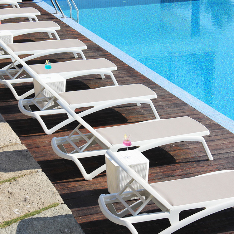 High Quality Outdoor Sunbed Rattan Furniture Daybed For Beach Pool Sun outdoor lounge bed