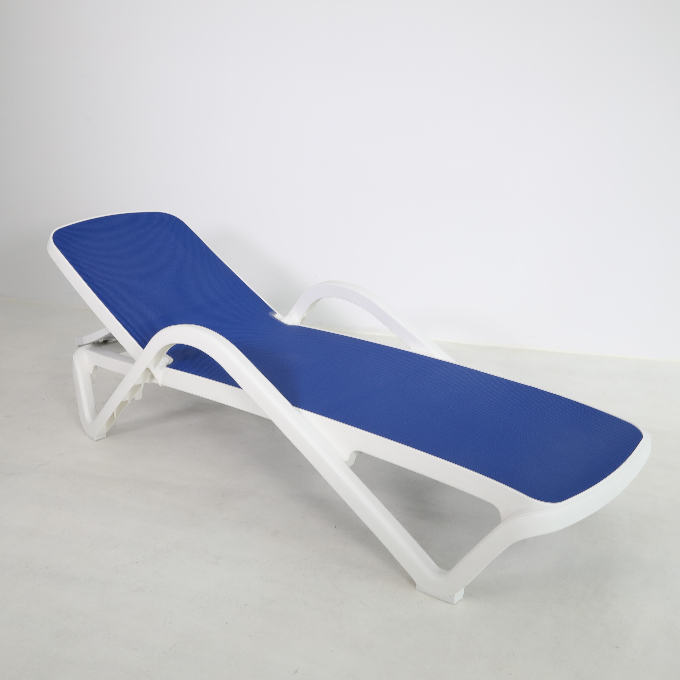 Modern  garden lounger plastic swimming pool chair beach sun lounger sofa chaise longue