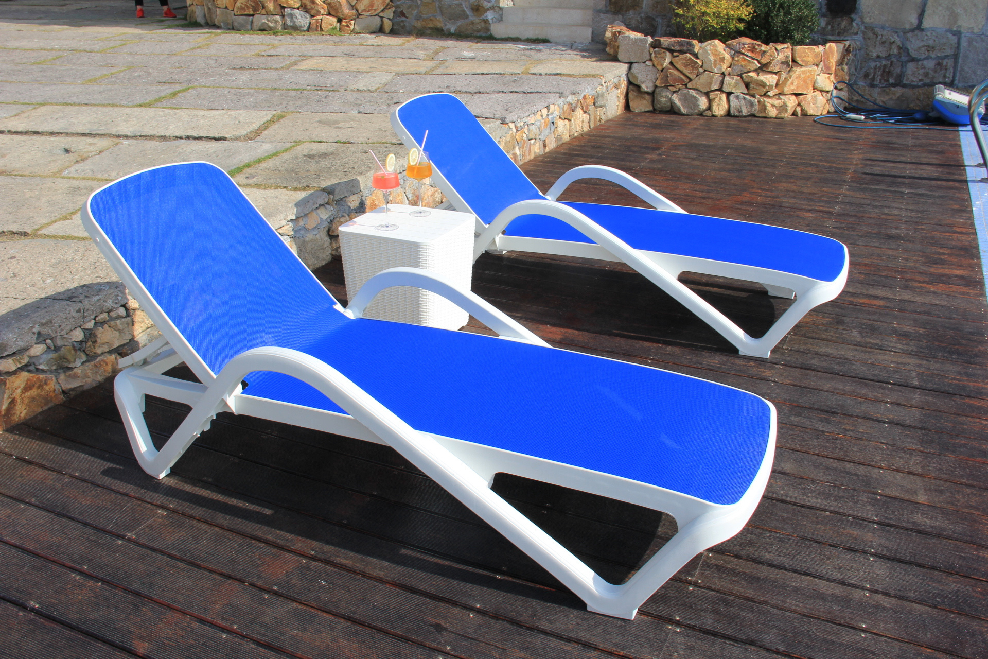 New arrivals classic swimming pool chaise lounge chair with adjustable back