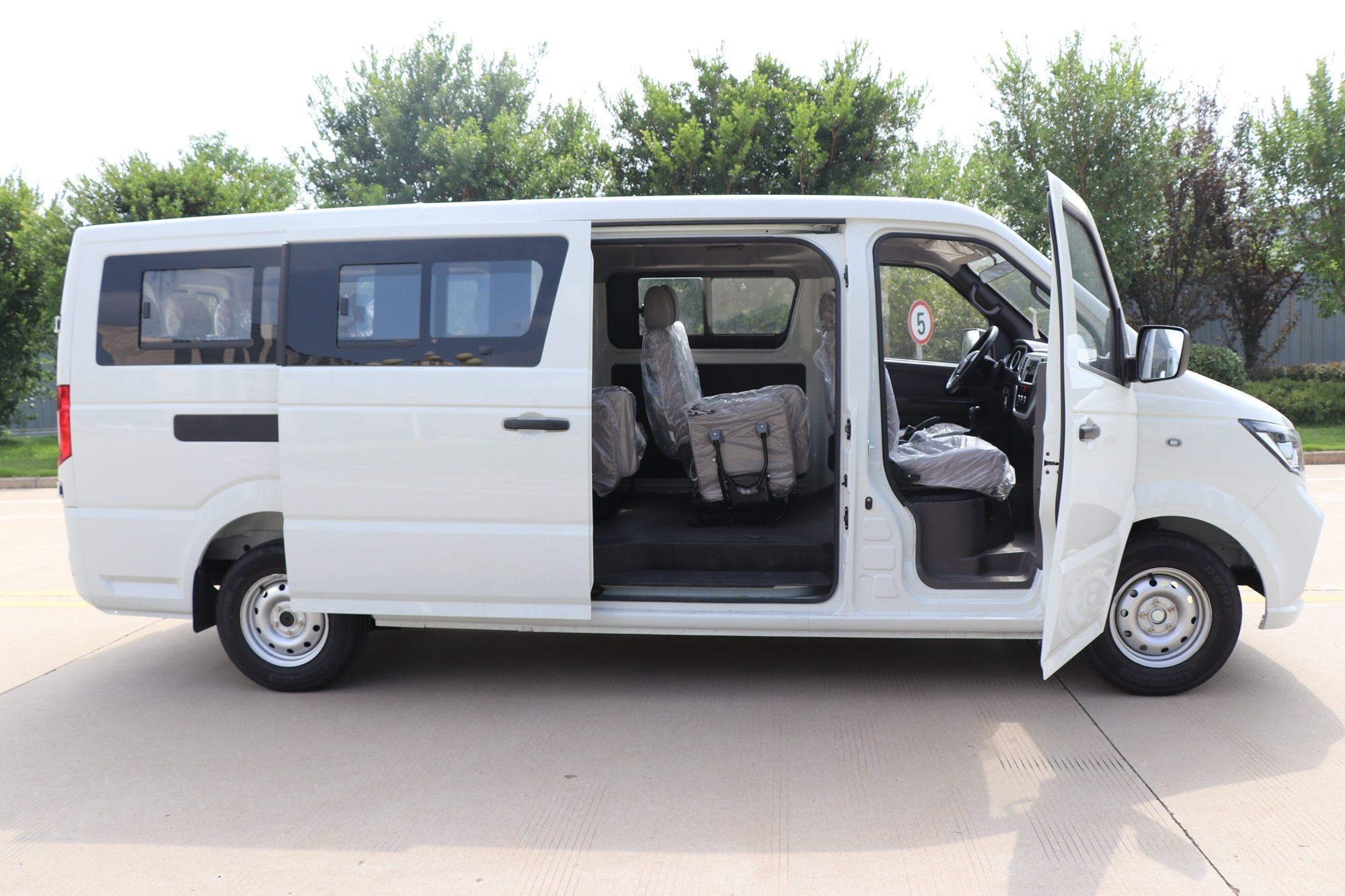 Sumec KAMA Good Quality Gasoline Mini Passenger Van Electric Cargo Van Passenger Van for Sale