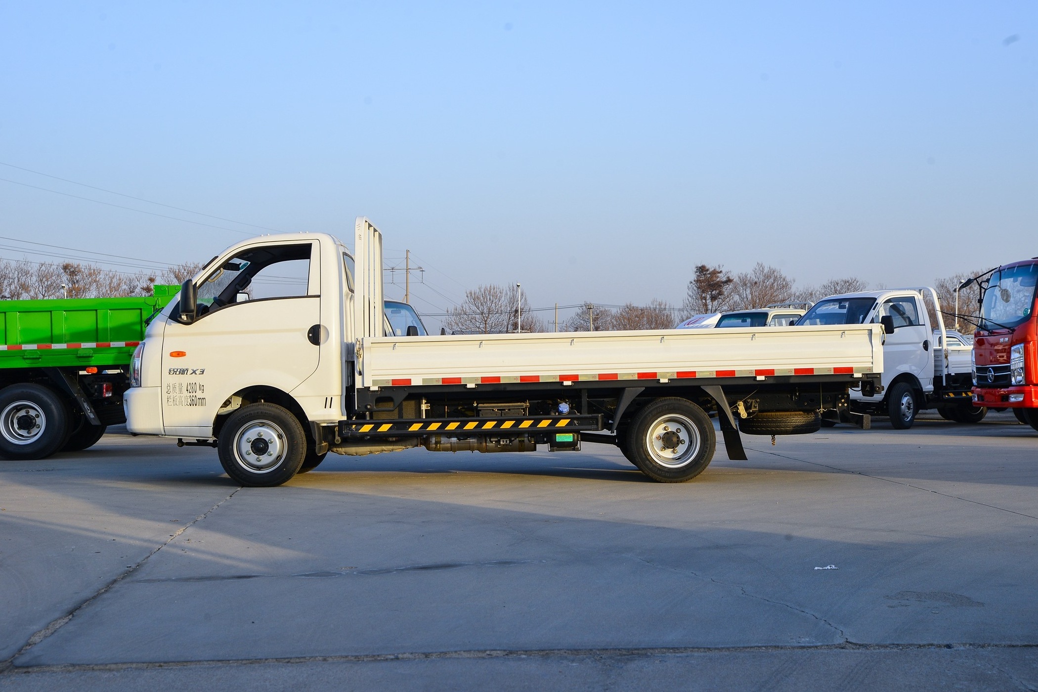 KAMA Small Cargo Trucks High Performance Long Delivery Light Diesel Cargo Truck For Sale