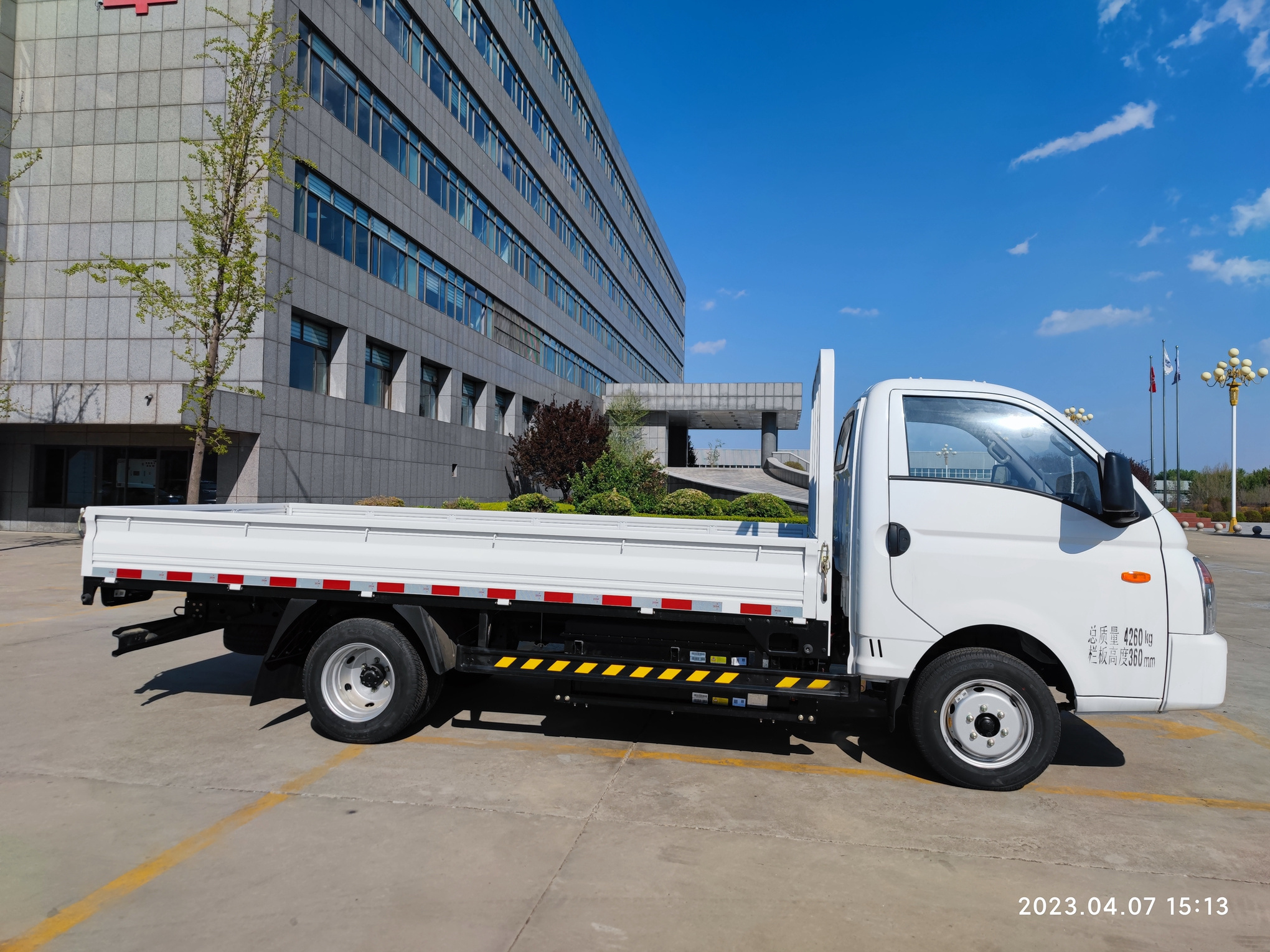 Sumec KAMA Hot Sale Best Quality 2 Ton 6 wheels China Pickup Light Cargo Truck