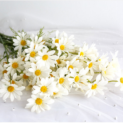 Home Decoration 5-head Simulation Daisy Artificial Flowers Dutch Persian Chrysanthemum Chamomile Wedding Silk flowers