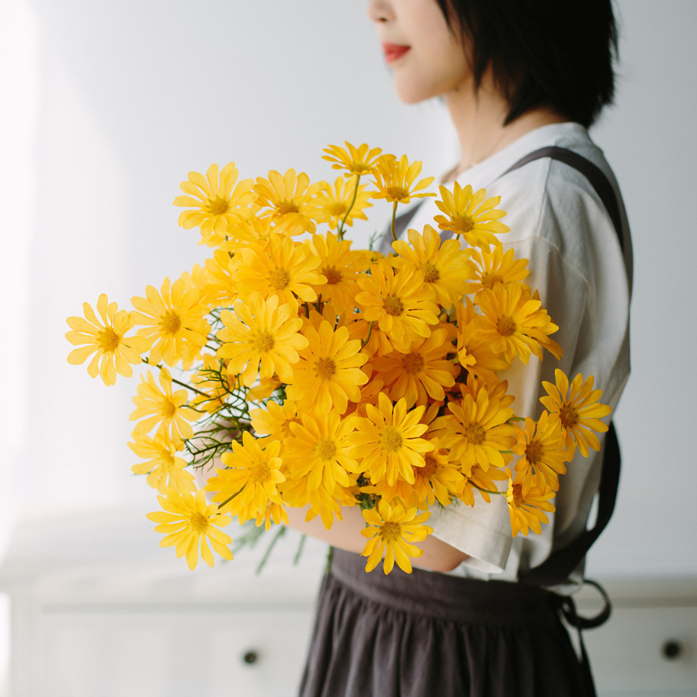 Home Decoration 5-head Simulation Daisy Artificial Flowers Dutch Persian Chrysanthemum Chamomile Wedding Silk flowers