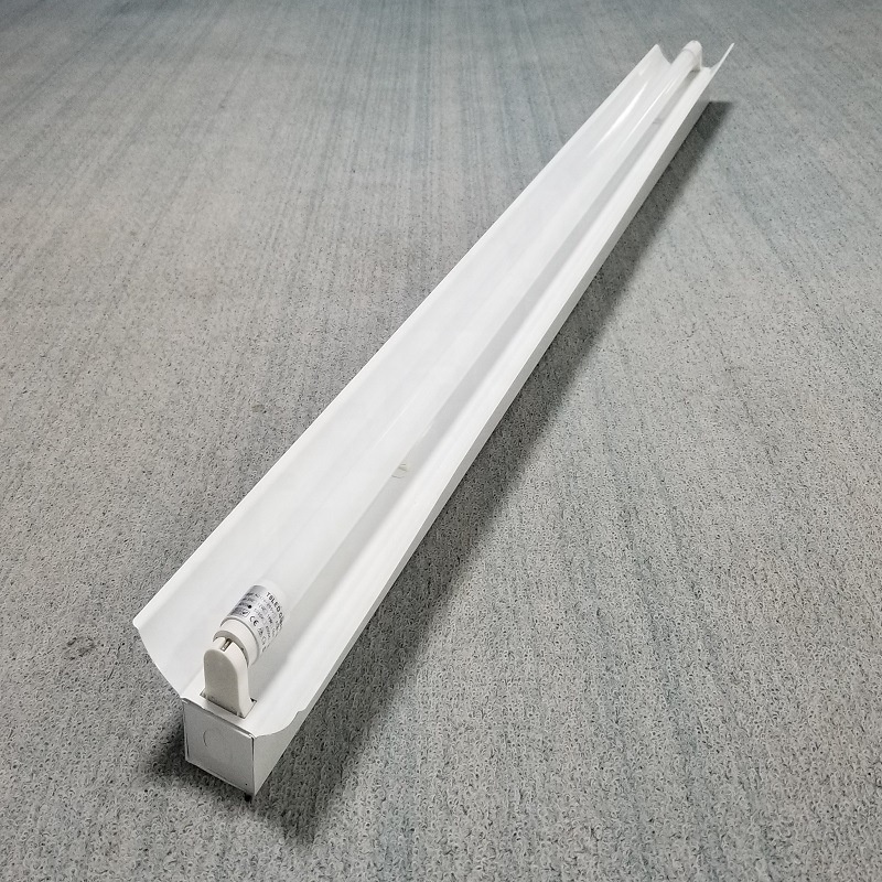 T5 T8 led tube G13 holders white painted 4ft 5ft 6ft ceiling tube batten light  9w 18w 24w LED tube fixture with white wings