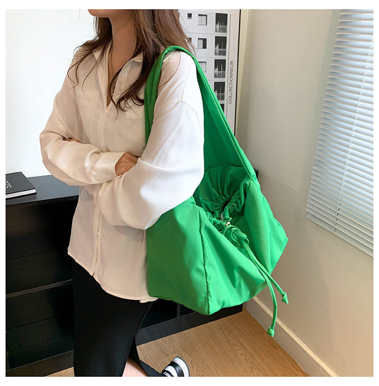 Large Capacity Custom Logo Simple Drawstring Sport Travel Crossbody Tote Bag Pure Color Waterproof Nylon Shopping Shoulder Bag