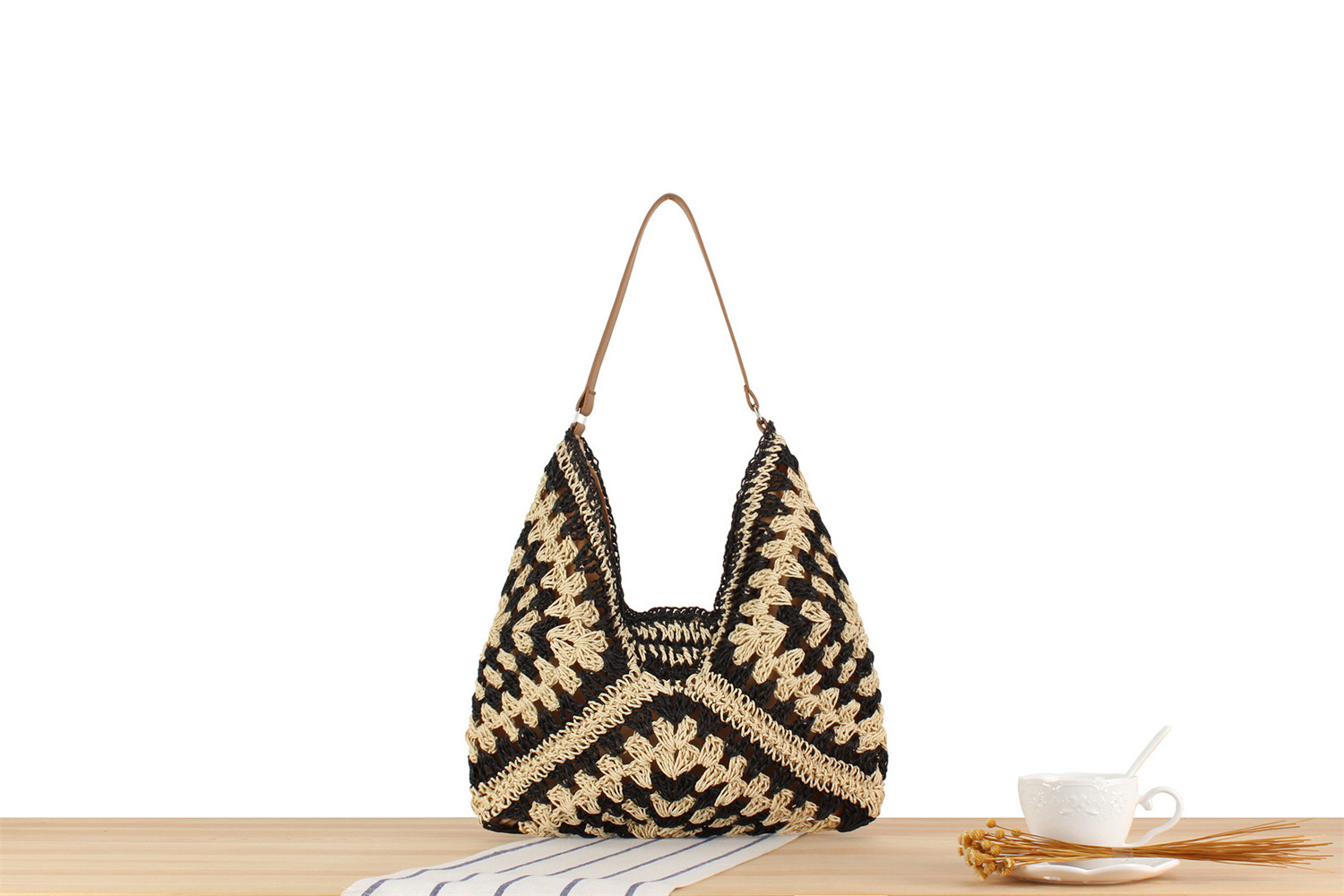 Hot sale Summer Women Handmade Triangle Woven Hollow Out Flower Bucket Tote Handbag Luxury Boho Straw Beach Shoulder Bag