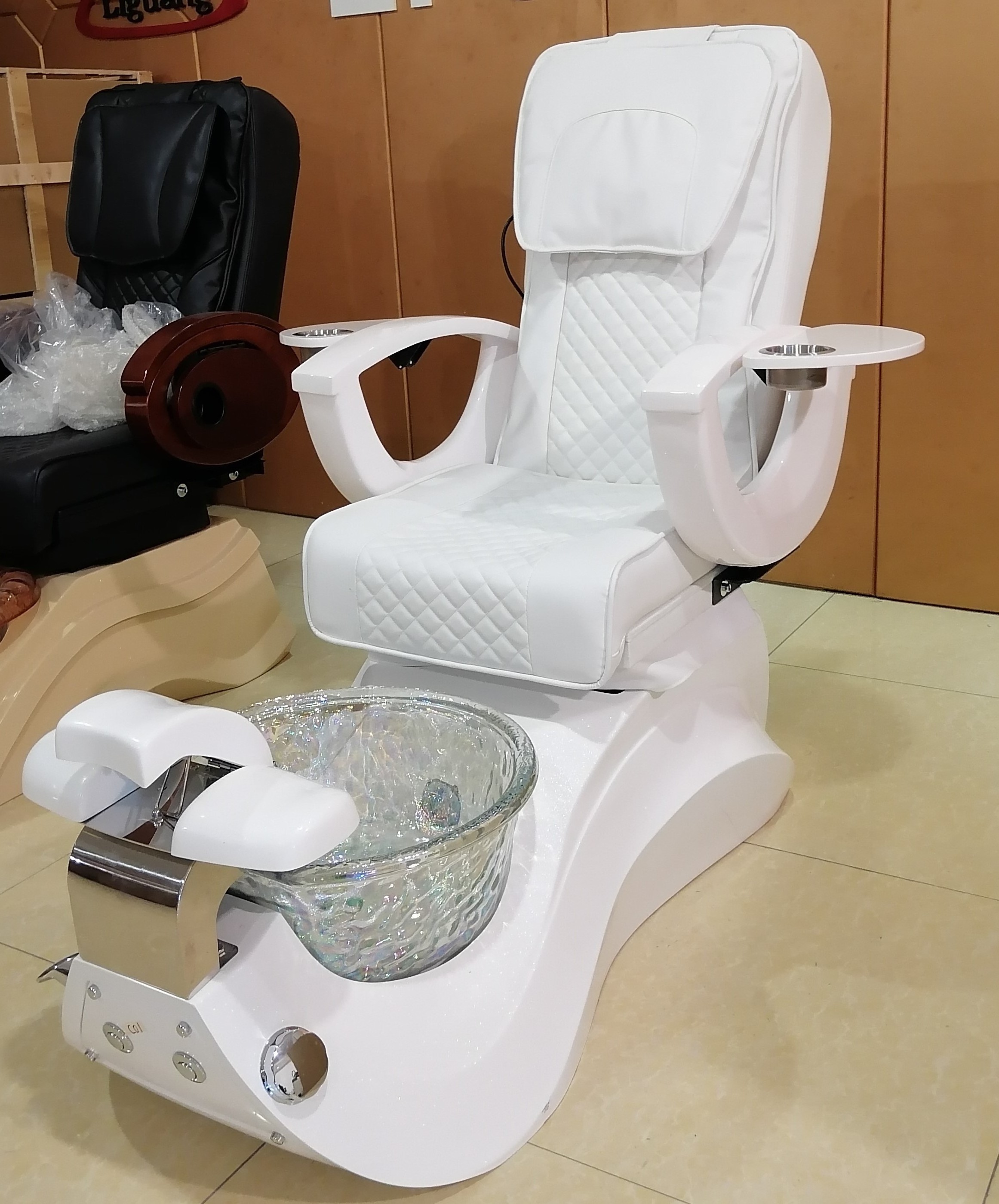 2023 High Quality Luxury Nail Pedicure Spa Salon Furniture Pink Color Pedicure Stations Massage Pedicure Chair