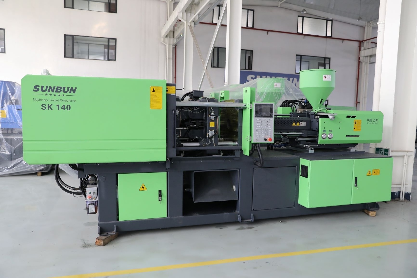 New Central Locking Design Germany Plastic Injection Molding Machine With Horizontal High Speed Mini Semi Auto Function