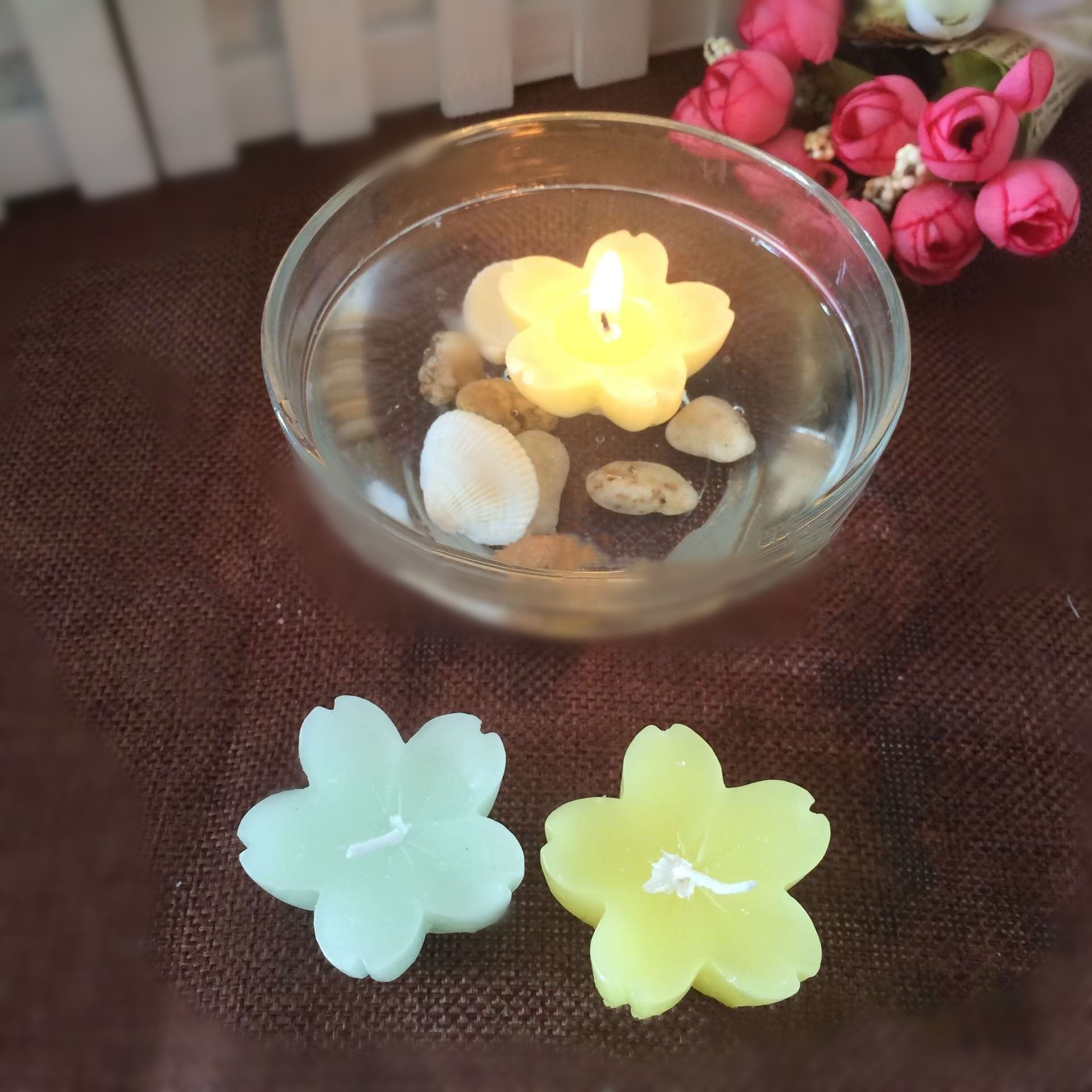 Custom OEM Artificial Flower Shape Floating scented Candle Wedding Decorative Candle in home decoration