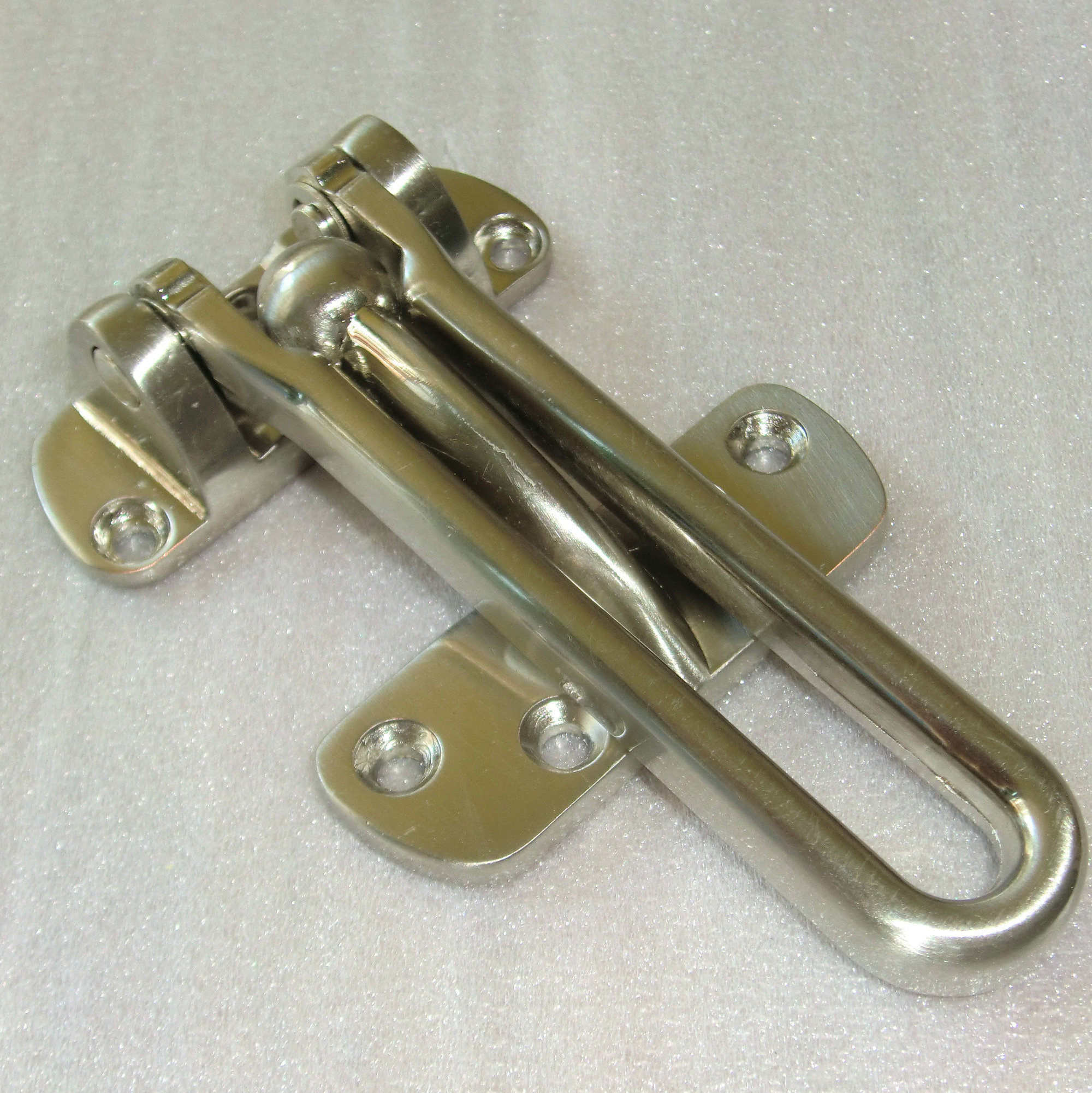 High Quality Zinc Alloy Swing Bar Door Guard for Garage and Front Door