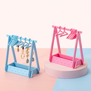 2022 New Unique Acrylic Plastic Hanger Creative Girl Earring Display Stand Pink Blue earring display rack