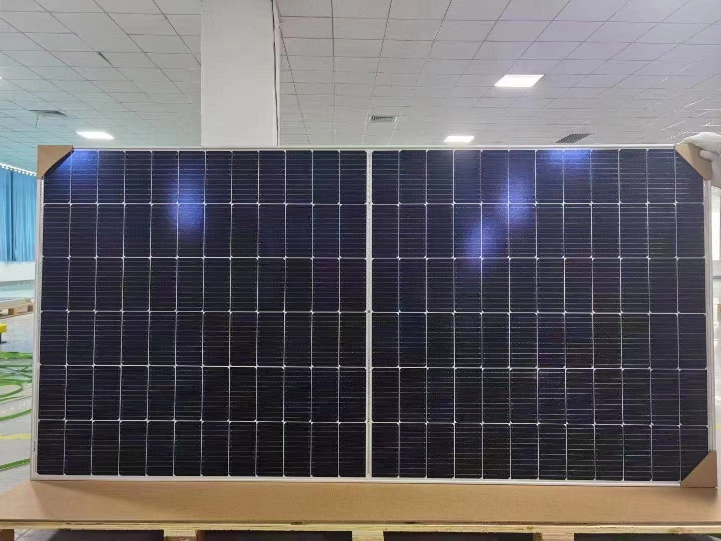 High Efficiency Solar Panel 500 550 600 650 Watt Monocrystalline For Home Use