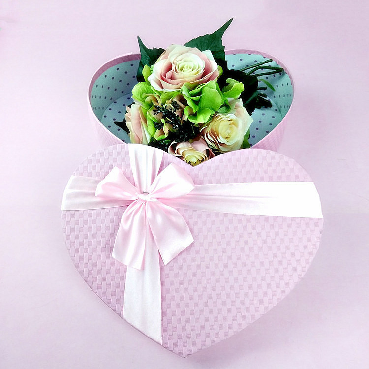 2024 Valentine Day Flower Gift Box Luxury Pink Heart Gift Boxes Packaging For Perfume