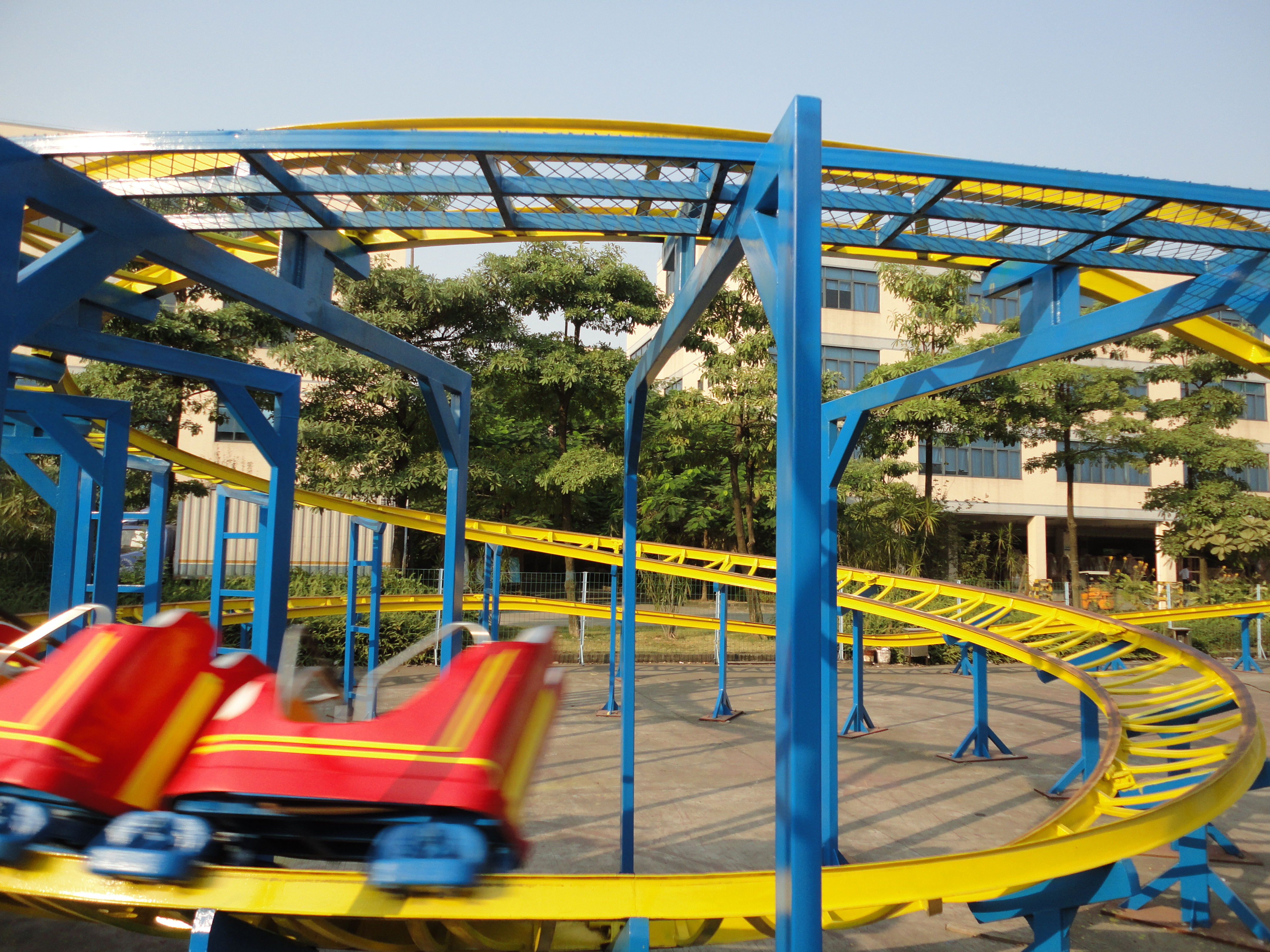 Outdoor kids electric car game discounted amusement park rides mini shuttle roller coaster game discounted park rides