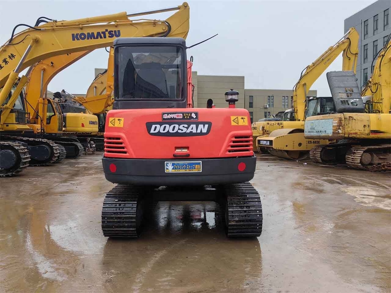 Used Mini Excavator Doosan DH55 DH60 Korea Origin Landscaping Small Digger with Dozer and Rubber Tracks