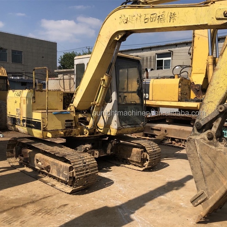 Second Hand Small-Size Crawler Excavator Caterpillar E70B, Used Tracked Digging Machine for Earth Moving