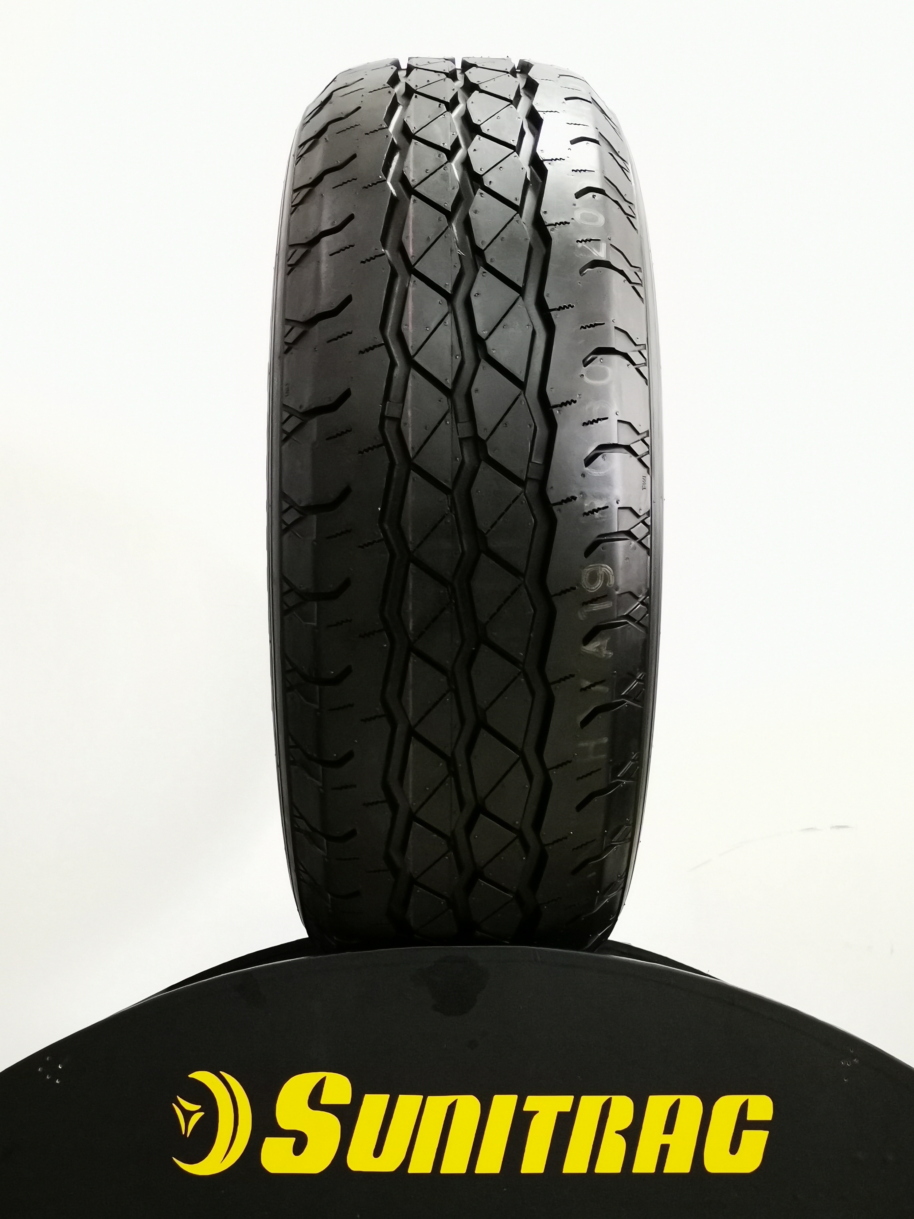 Good quality Sunitrac brand cheap car tyres manufacturer radial light truck tyre 205/75R16C,185/75R16C,185R14C...