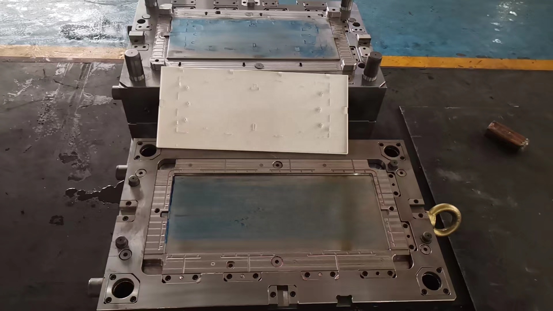 Quality Mold Maker Injection Plastic Air Conditioner Front Panel Mould