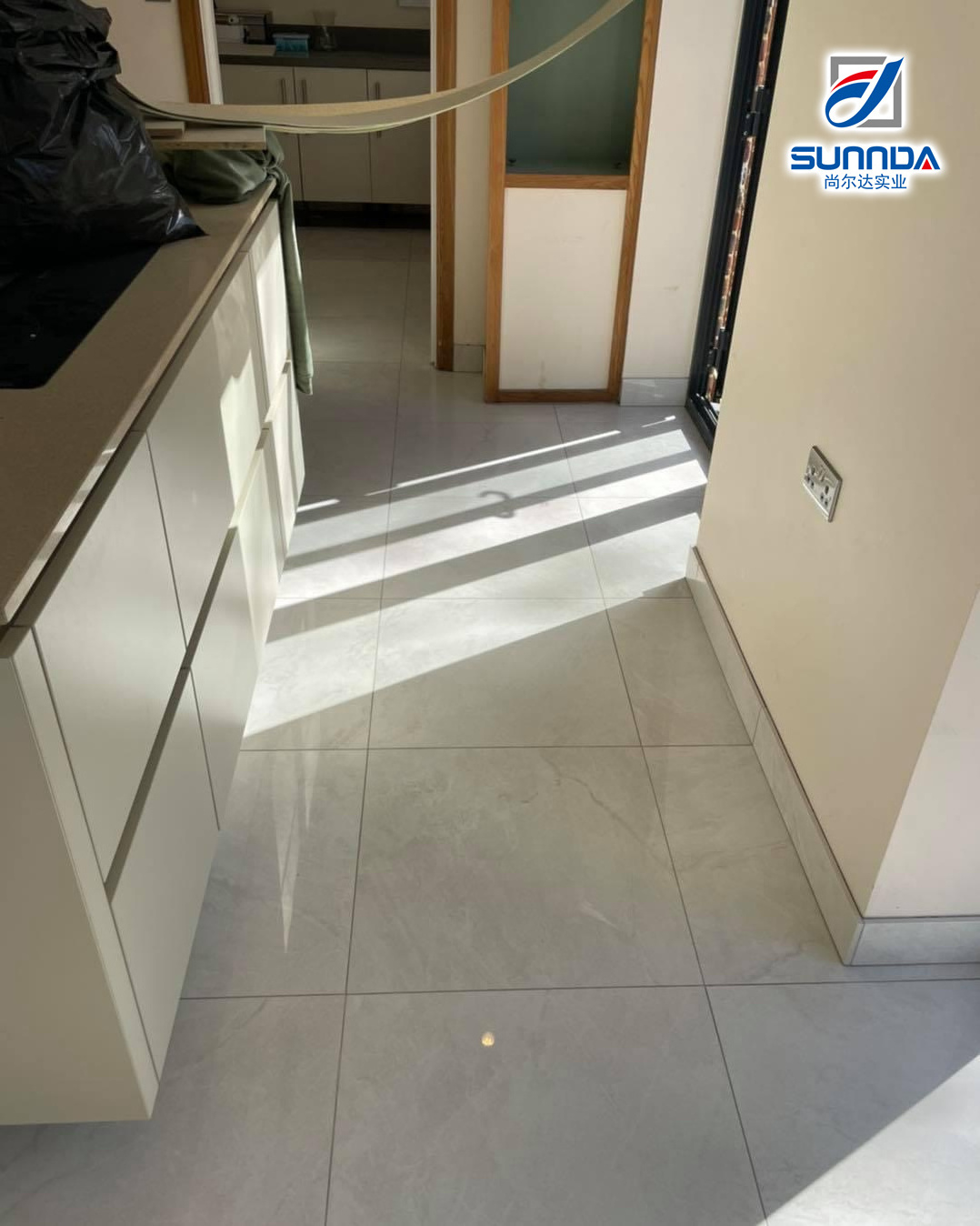 Sunnda Full Glazed Polished Porcelain Tile 600*600 mm Ceramic Tiles For bedroom and Living room