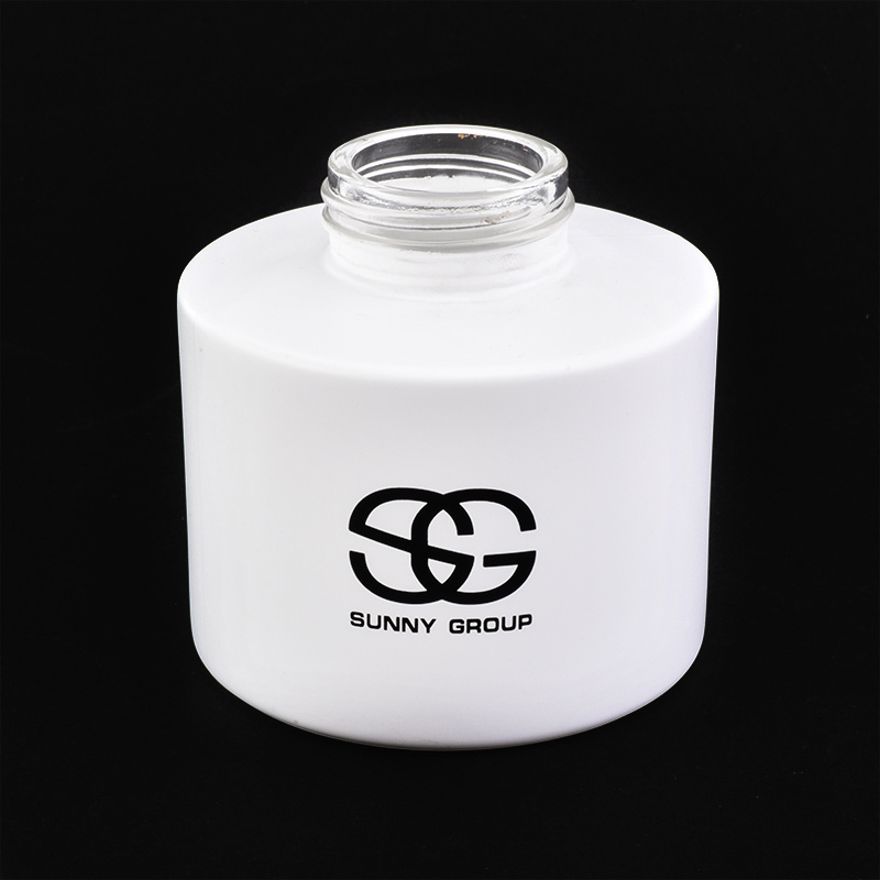 Sunny Glassware popular glass diffuser bottle white color 180ml